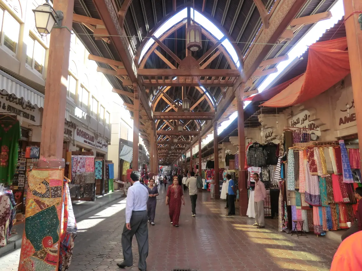 Überdachte Souk-Passage in Alt-Dubai